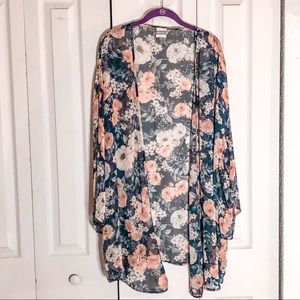 Meri Skye Size 3X Floral Kimono